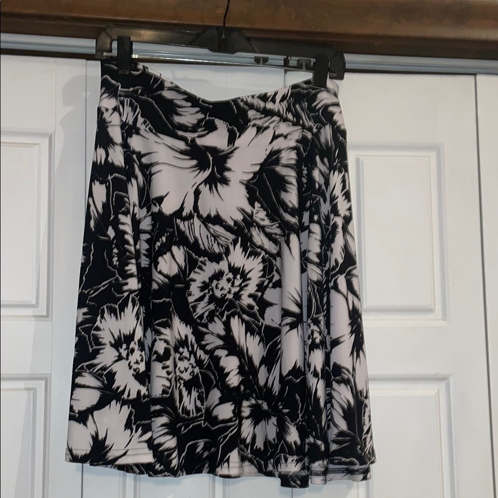 Chaps Black and White Mini A-Line Skirt for Casual Wear